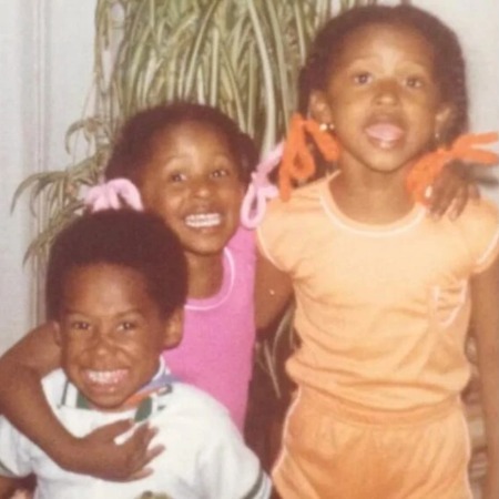Shaya Bryant, Sharia Bryant, and Kobe Bryant in their childhood.